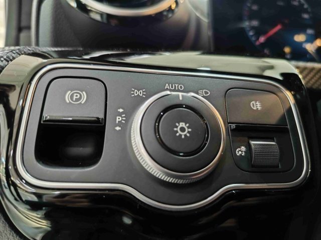 MERCEDES-BENZ CLA 180 usata, con Sensore di pioggia