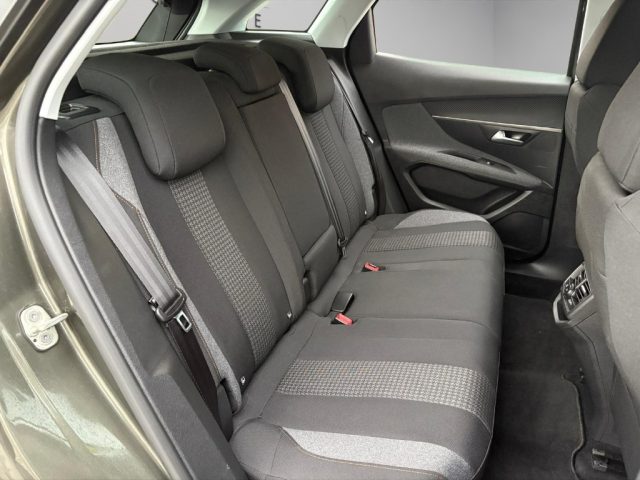 PEUGEOT 3008 usata, con Sensori di parcheggio posteriori