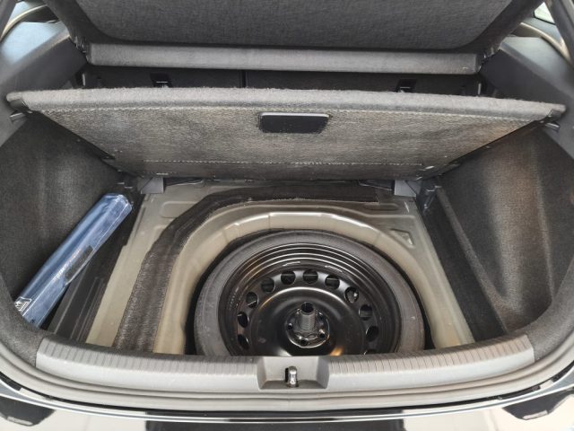 VOLKSWAGEN Taigo usata, con Volante in pelle