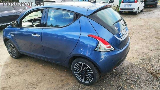 LANCIA Ypsilon usata, con Airbag laterali