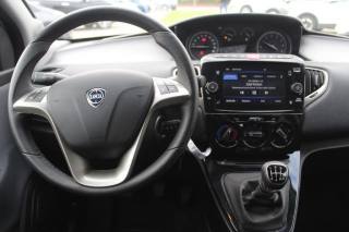 LANCIA Ypsilon usata, con Autoradio digitale