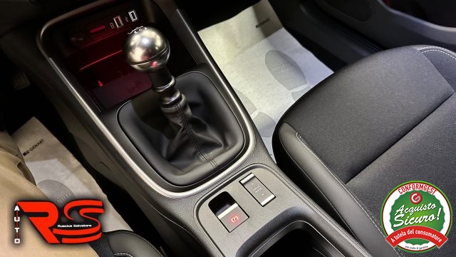 JEEP Avenger usata, con USB