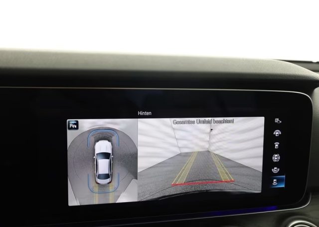 MERCEDES-BENZ E 220 usata, con Servosterzo