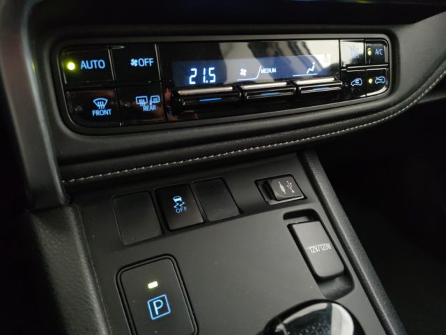 TOYOTA Auris usata, con ESP