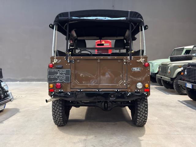 LAND ROVER Defender usata 4
