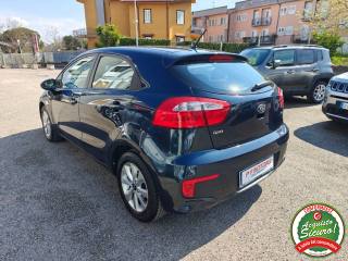 KIA Rio usata, con Autoradio