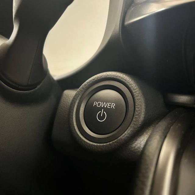 TOYOTA C-HR usata, con Controllo vocale