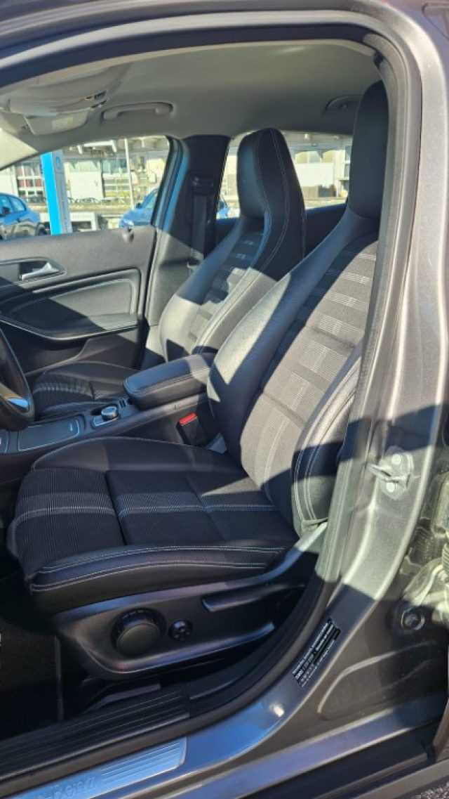 MERCEDES-BENZ GLA 200 usata, con Specchietti laterali elettrici