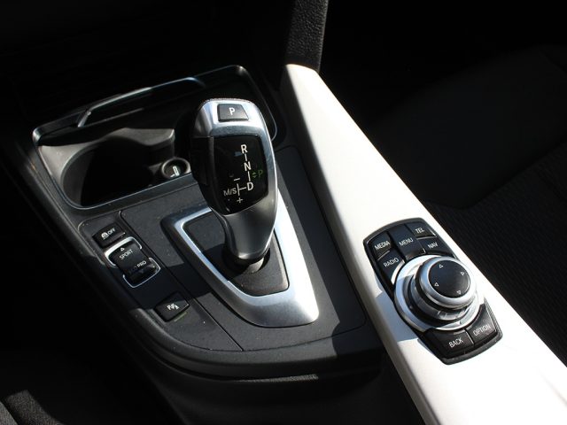 BMW 318 usata, con Volante multifunzione