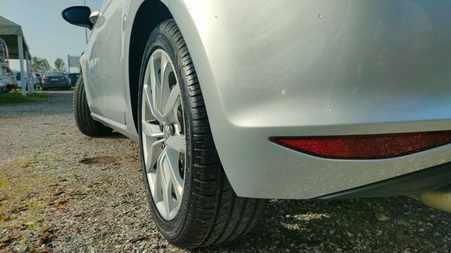 VOLKSWAGEN Golf usata, con Controllo trazione