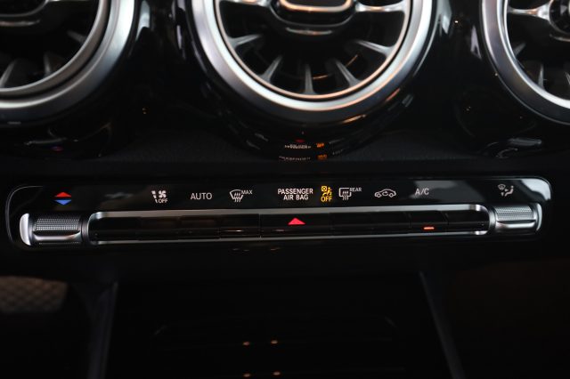 MERCEDES-BENZ GLB 200 usata 12