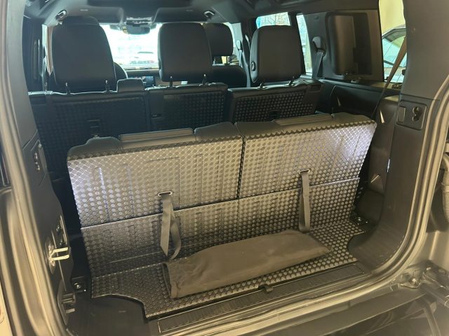 LAND ROVER Defender usata, con Fendinebbia