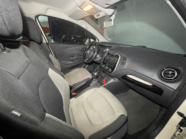 RENAULT Captur usata, con Volante in pelle