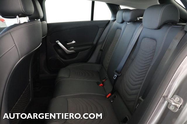 MERCEDES-BENZ CLA 180 usata, con Fari LED