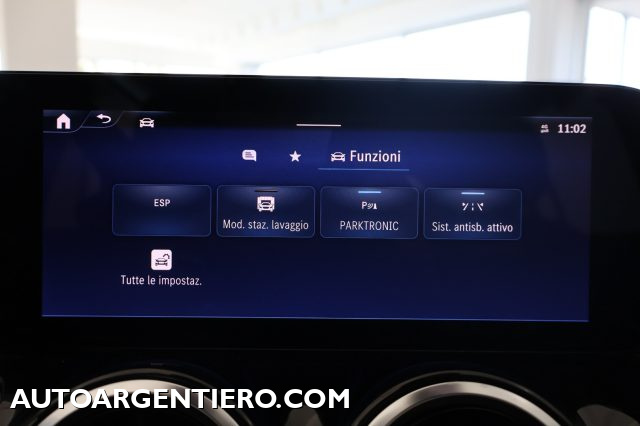 MERCEDES-BENZ GLB 180 usata, con Luci diurne LED
