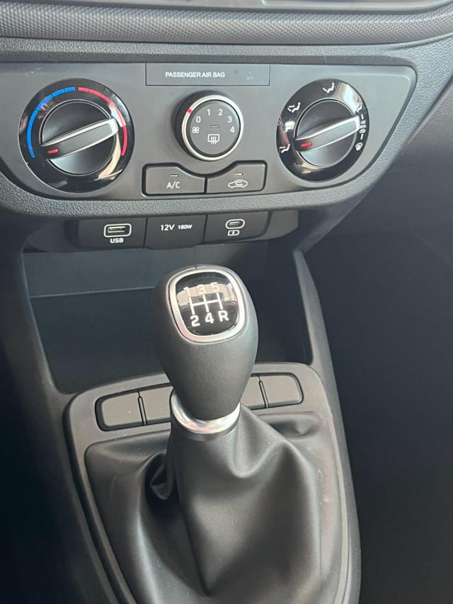 HYUNDAI i10 usata, con Park Distance Control