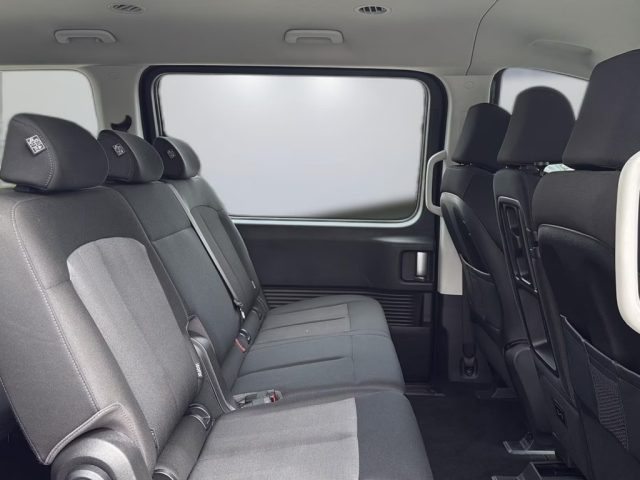 HYUNDAI Staria usata, con Cruise Control