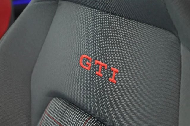 VOLKSWAGEN Golf GTI usata, con ESP