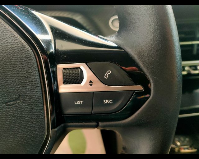 PEUGEOT 208 usata, con Portellone posteriore elettrico