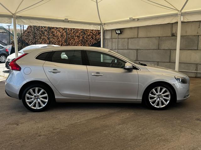 VOLVO V40 usata, con Autoradio