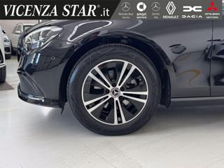 MERCEDES-BENZ E 220 usata, con Cerchi in lega
