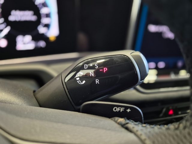 VOLKSWAGEN Passat usata, con Park Distance Control