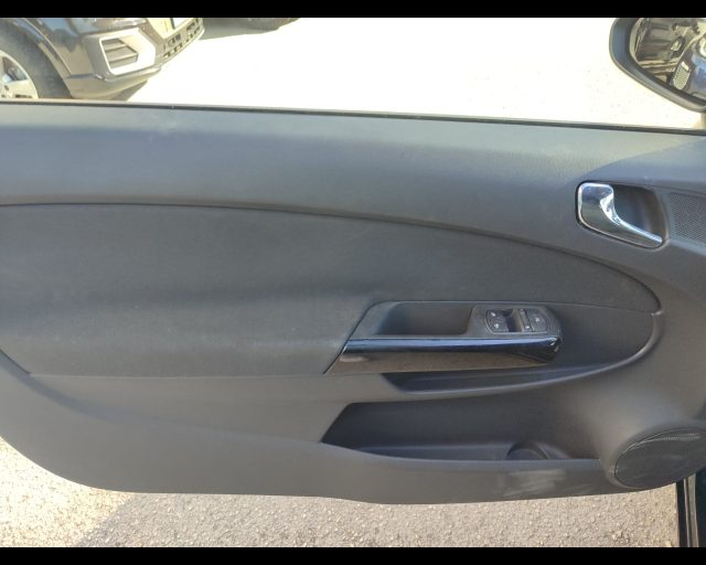 OPEL Corsa usata 9