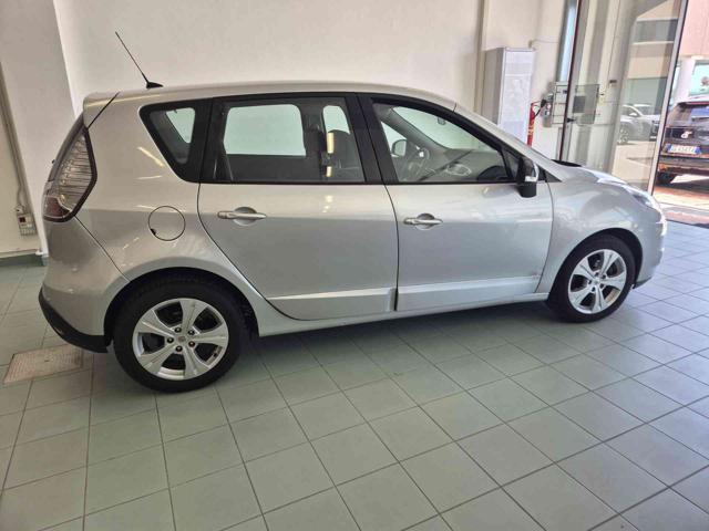RENAULT Scenic usata, con Specchietti laterali elettrici