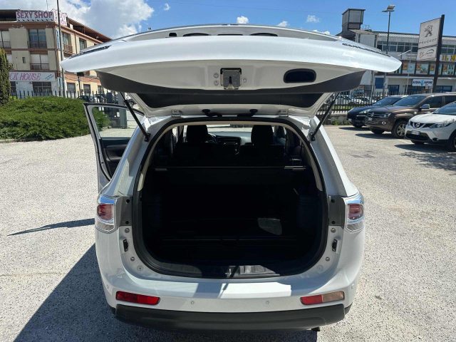 MITSUBISHI Outlander usata, con Bluetooth