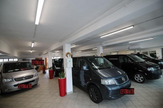 VOLKSWAGEN Multivan usata, con Gancio traino