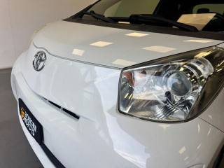 TOYOTA iQ usata 17