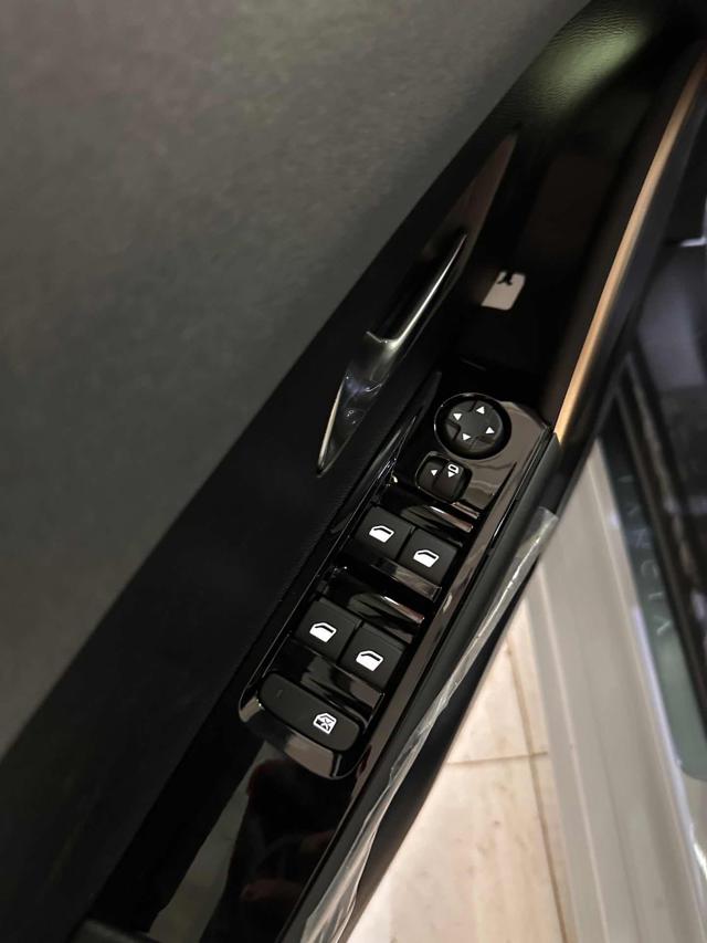 LANCIA Ypsilon usata, con MP3