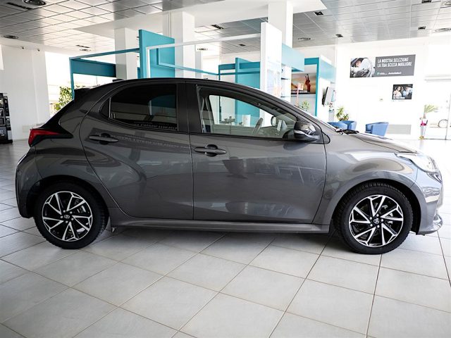 TOYOTA Yaris usata 3