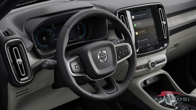 VOLVO XC40 usata 14