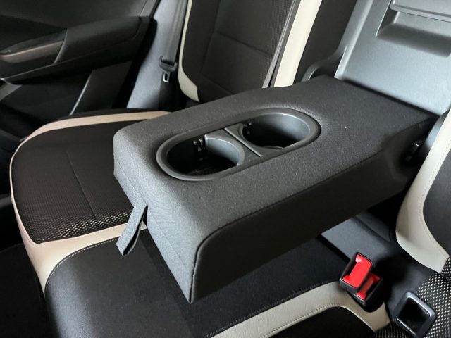 VOLKSWAGEN T-Roc usata, con Autoradio digitale