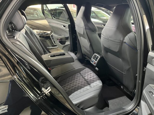 VOLKSWAGEN Golf usata, con Sedile posteriore sdoppiato