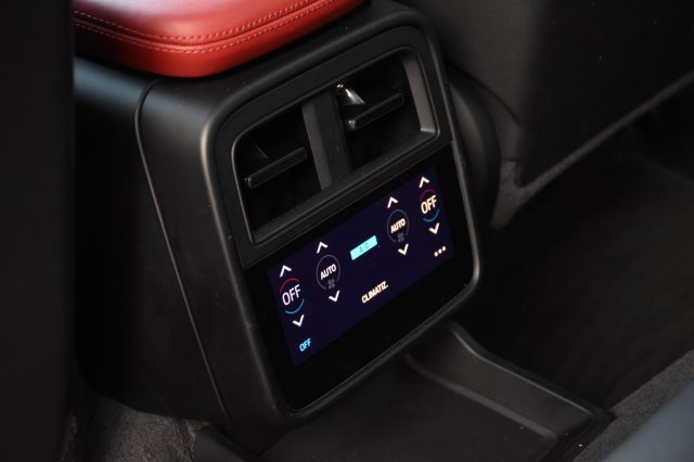 PORSCHE Taycan usata, con Park Distance Control
