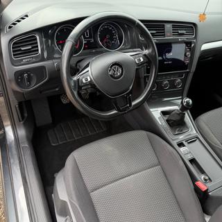 VOLKSWAGEN Golf Variant usata, con Park Distance Control