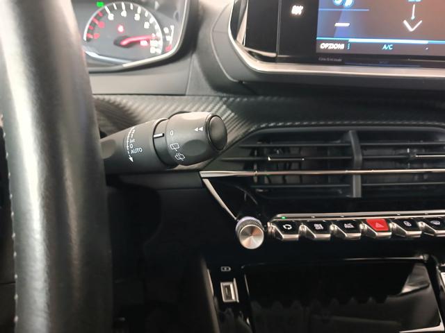 PEUGEOT 2008 usata, con Cruise Control