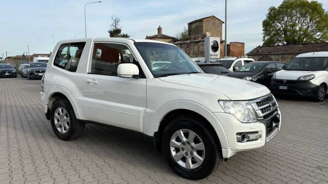 MITSUBISHI Pajero usata, con Airbag