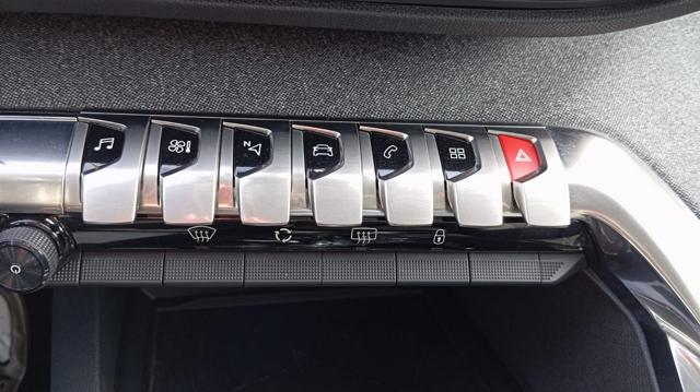 PEUGEOT 3008 usata, con Volante multifunzione