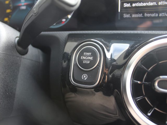 MERCEDES-BENZ A 180 usata, con Bracciolo