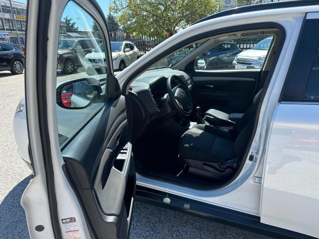 MITSUBISHI Outlander usata, con Climatizzatore