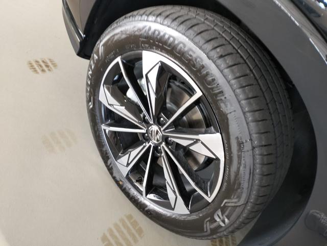 MG HS usata, con Sedile posteriore sdoppiato