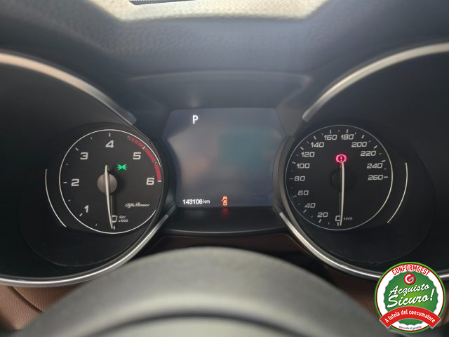 ALFA ROMEO Stelvio usata, con Autoradio digitale