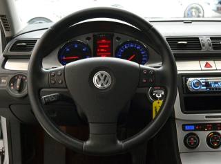 VOLKSWAGEN Passat usata, con Boardcomputer