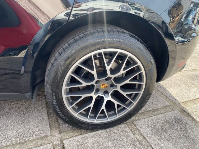 PORSCHE Macan usata, con USB