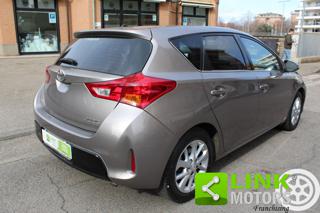 TOYOTA Auris usata, con Cerchi in lega