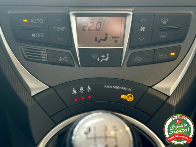 TOYOTA Verso-S usata, con Controllo trazione