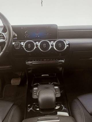 MERCEDES-BENZ CLA 200 usata, con Chiusura centralizzata